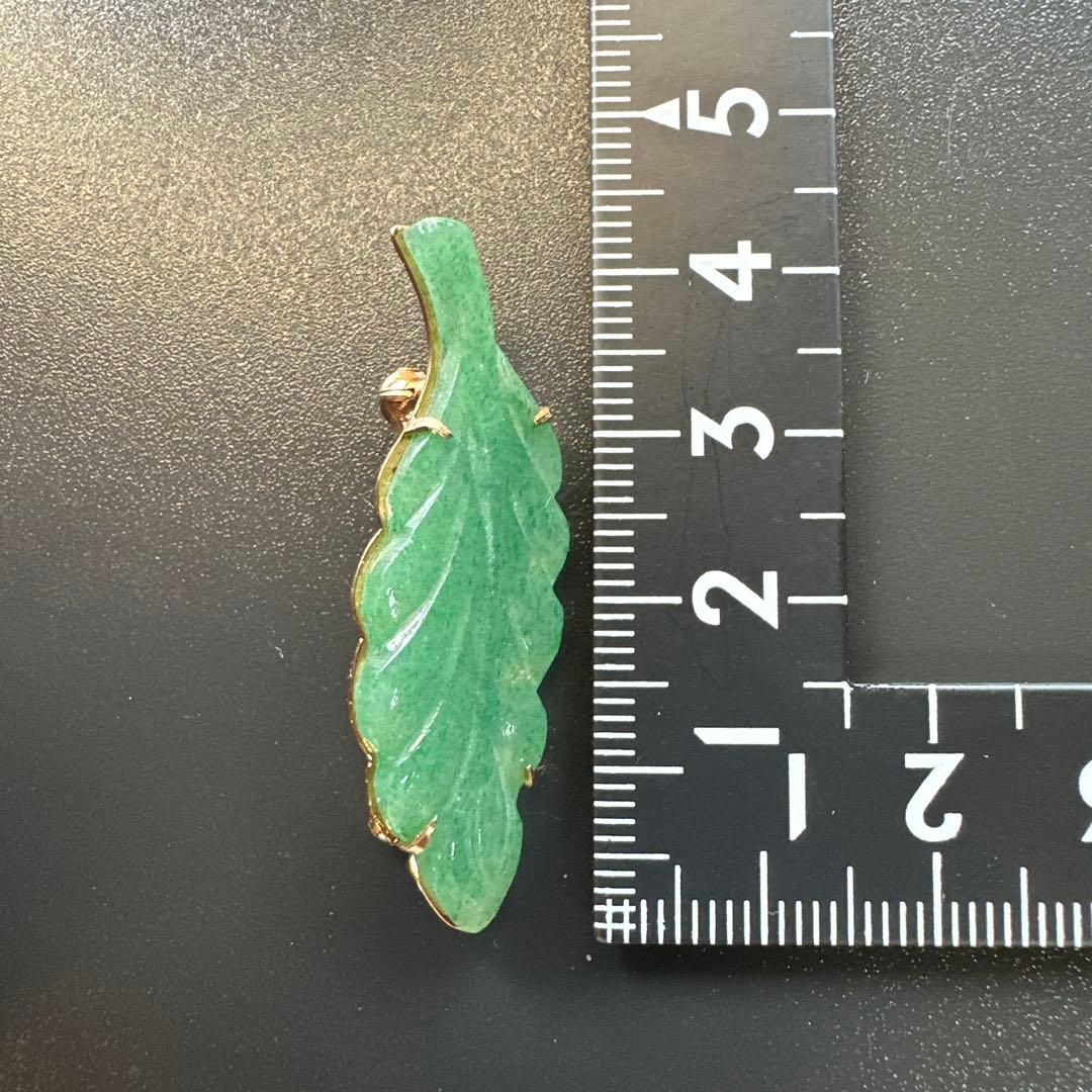 K18 翡翠　グリーン　葉っぱ型　ブローチ