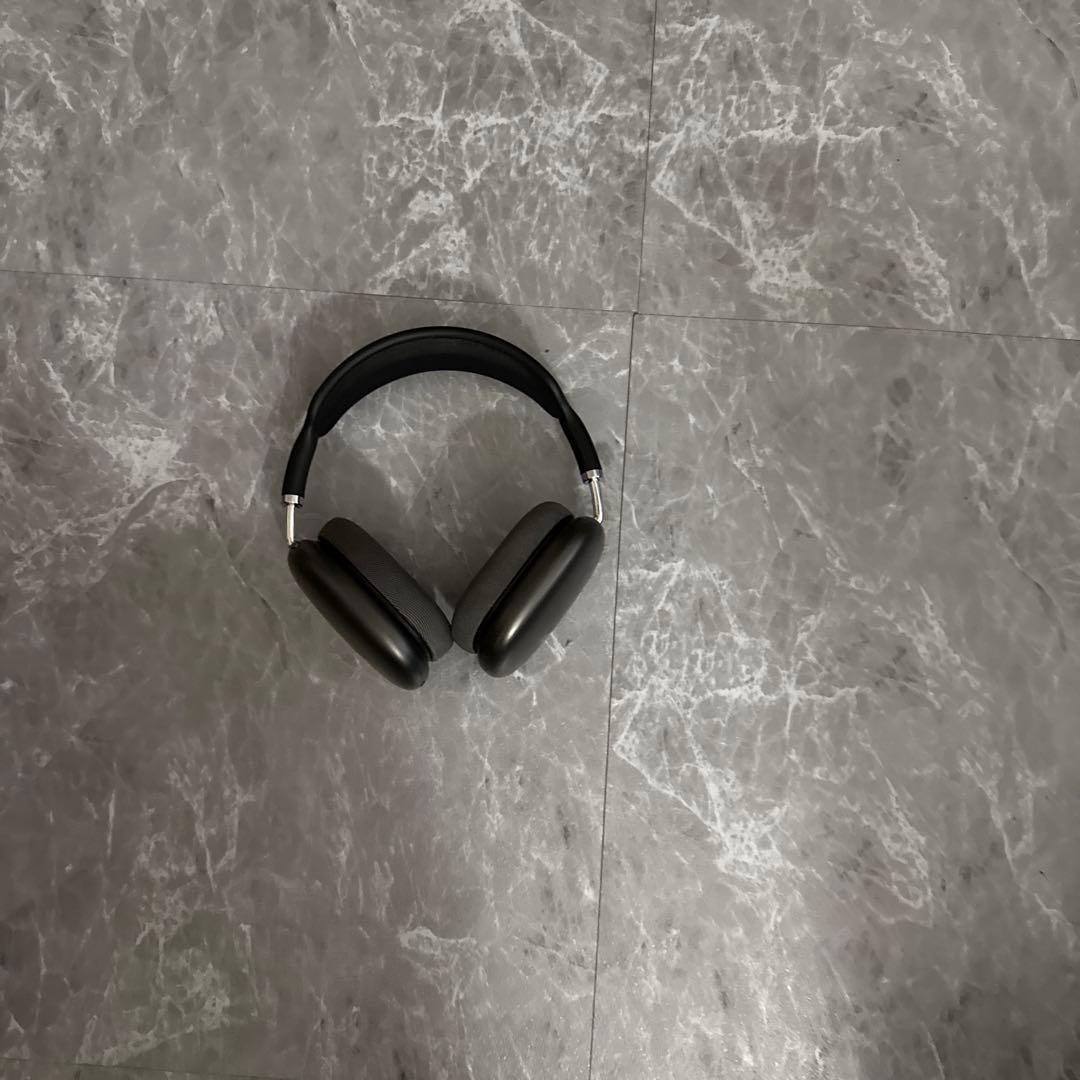 ブラック ワイヤレスヘッドホン オーバーイヤー型