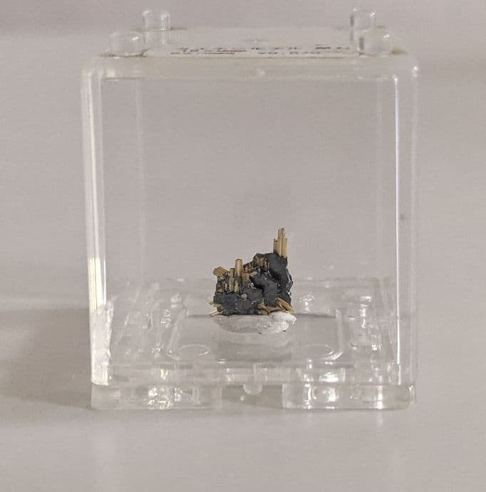 タイチンルチルクォーツ　原石　16×9mm