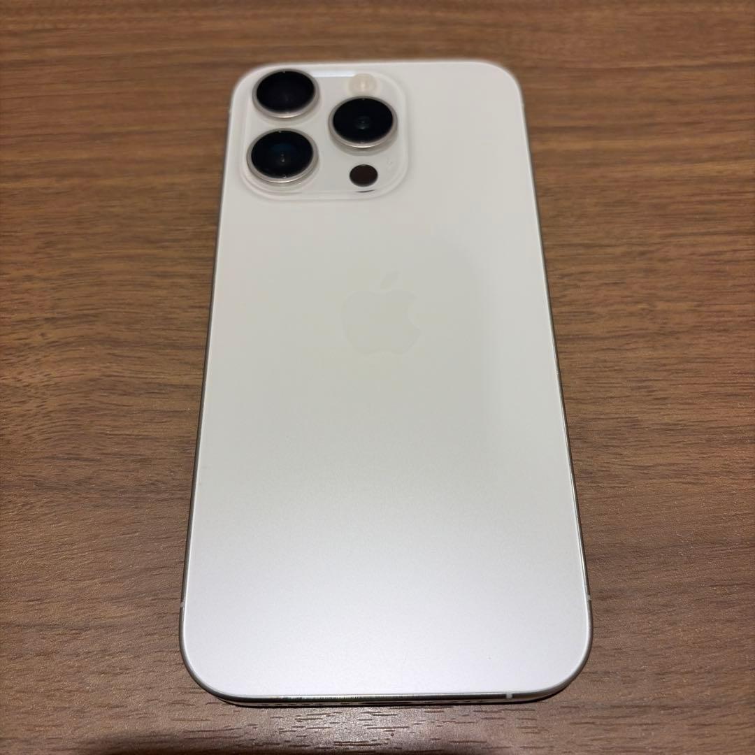 【美品】iPhone 15 Pro ホワイト 128GB