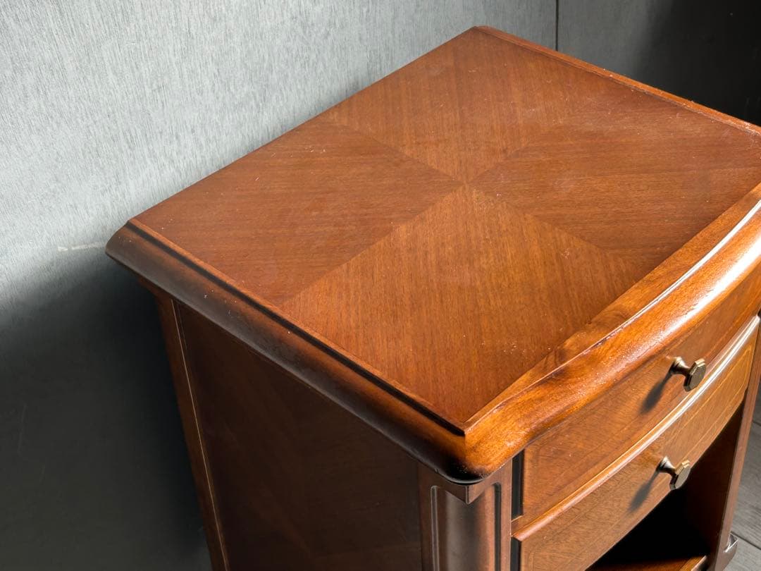 ① フランスベッド　ヨーロピアン　クラシカル　ナイトテーブル　アンティーク　IG