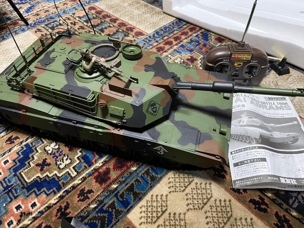 童友社 R/C 1/16 M1A1 エイブラムス NATO軍迷彩塗装仕様