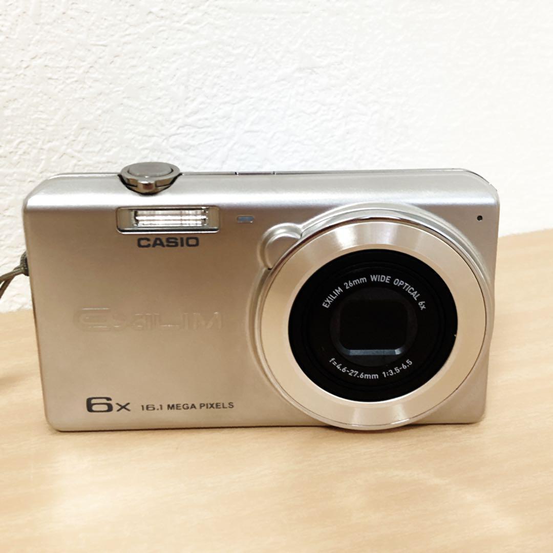CASIO　デジカメ EXILIM EX-ZS26　シルバー　コンデジ