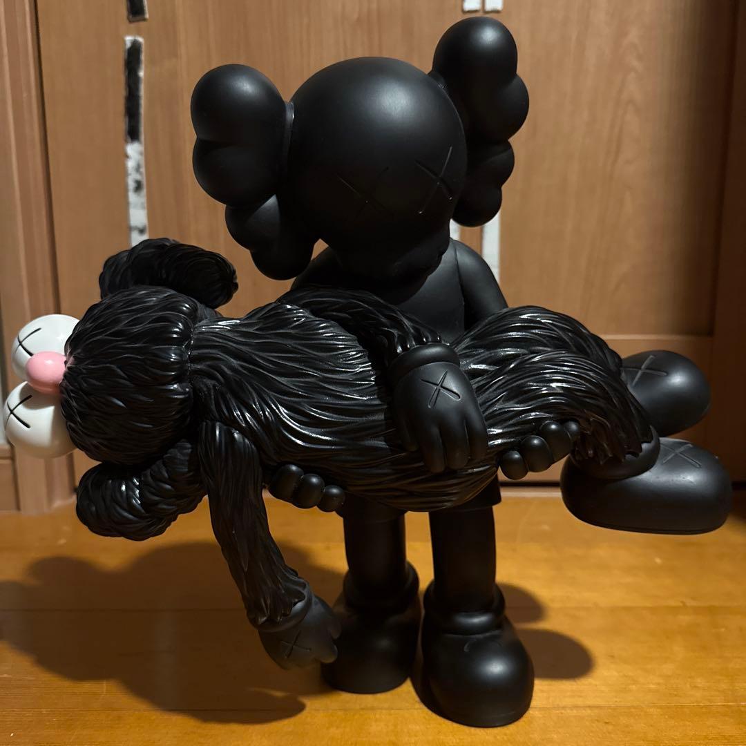 KAWS ブラック