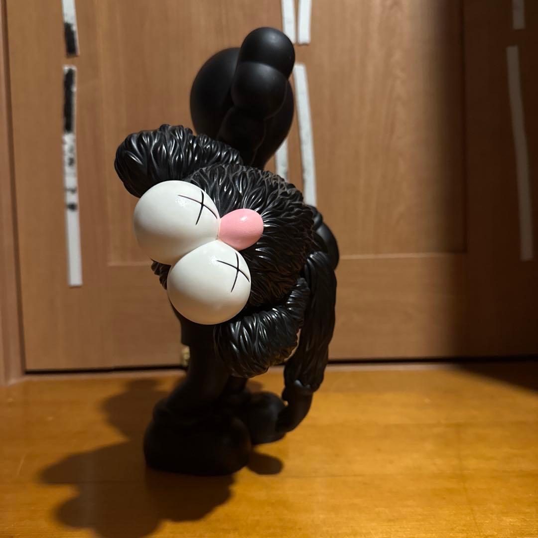 KAWS ブラック