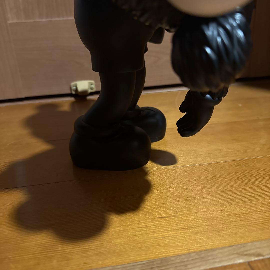 KAWS ブラック