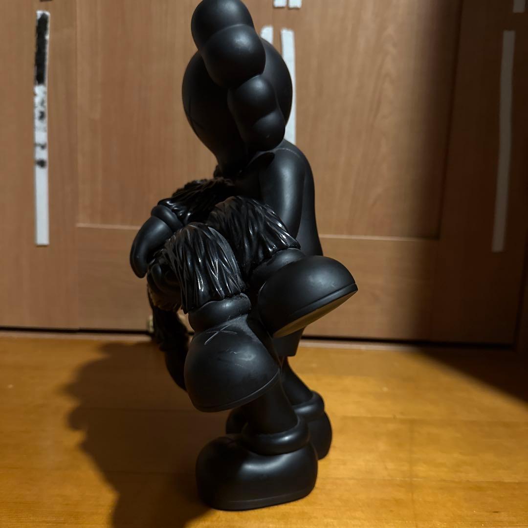 KAWS ブラック