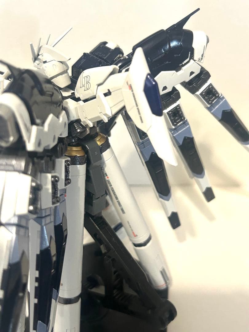 RG Hi-νガンダム 完成品　全塗装