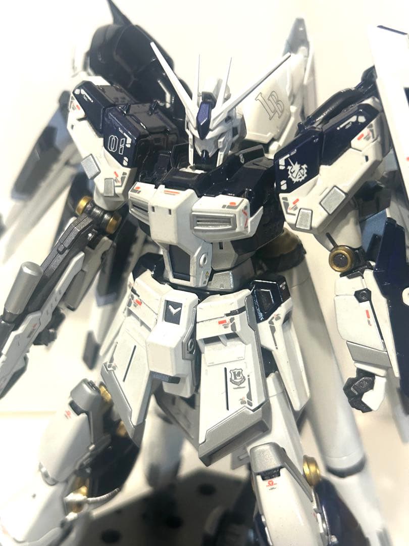 RG Hi-νガンダム 完成品　全塗装