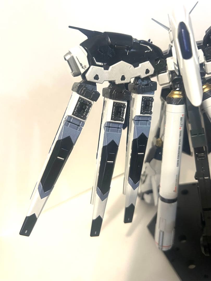 RG Hi-νガンダム 完成品　全塗装