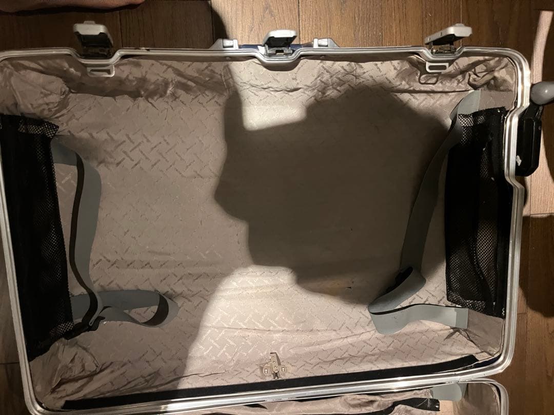 リモワ　ルフトハンザ　アキャリーケース　プルタブ