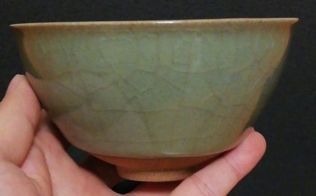 久田重義作　青磁　茶碗　共箱　共布　略歴付　栞付　茶道具