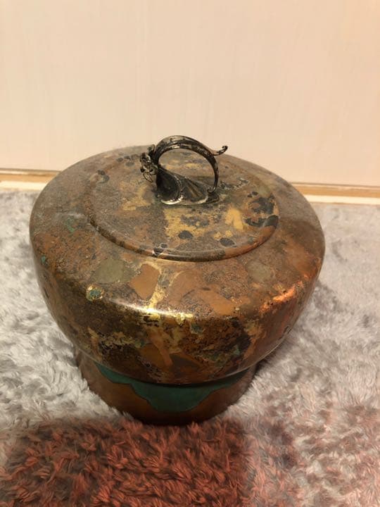 飾り壺　銅製