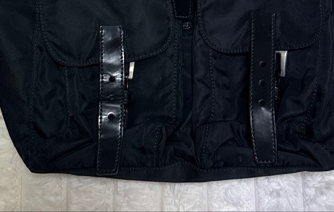 PRADAのブラック Re-Nylon バックパック