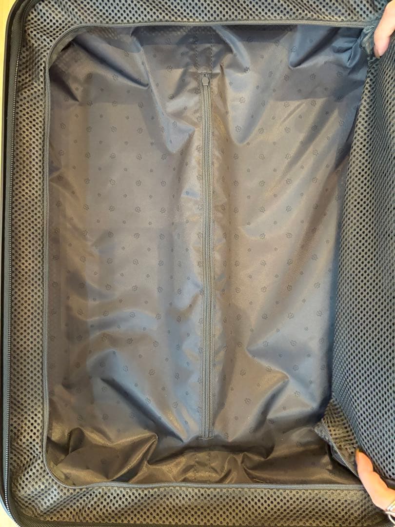 RIMOWA 赤 ハードキャリーケース 31ℓ機内持ち込みサイズ