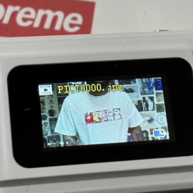 Supreme / Digital Camera Keychain (白)