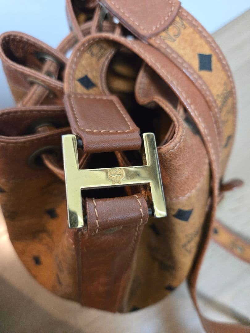 MCM ブラウンレザー ショルダーバッグ Y6760