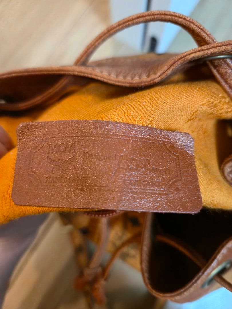 MCM ブラウンレザー ショルダーバッグ Y6760