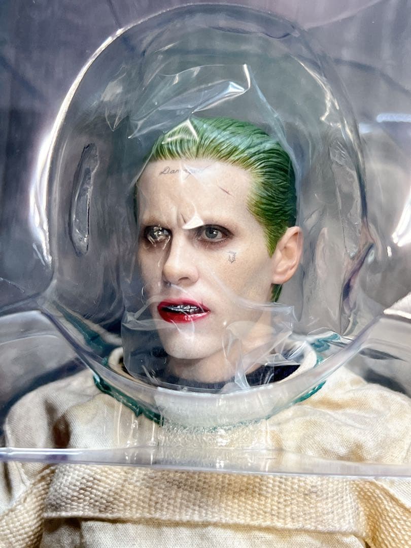 ホットトイズ スーサイド・スクワッドジョーカー アーカム精神病院版 1/6