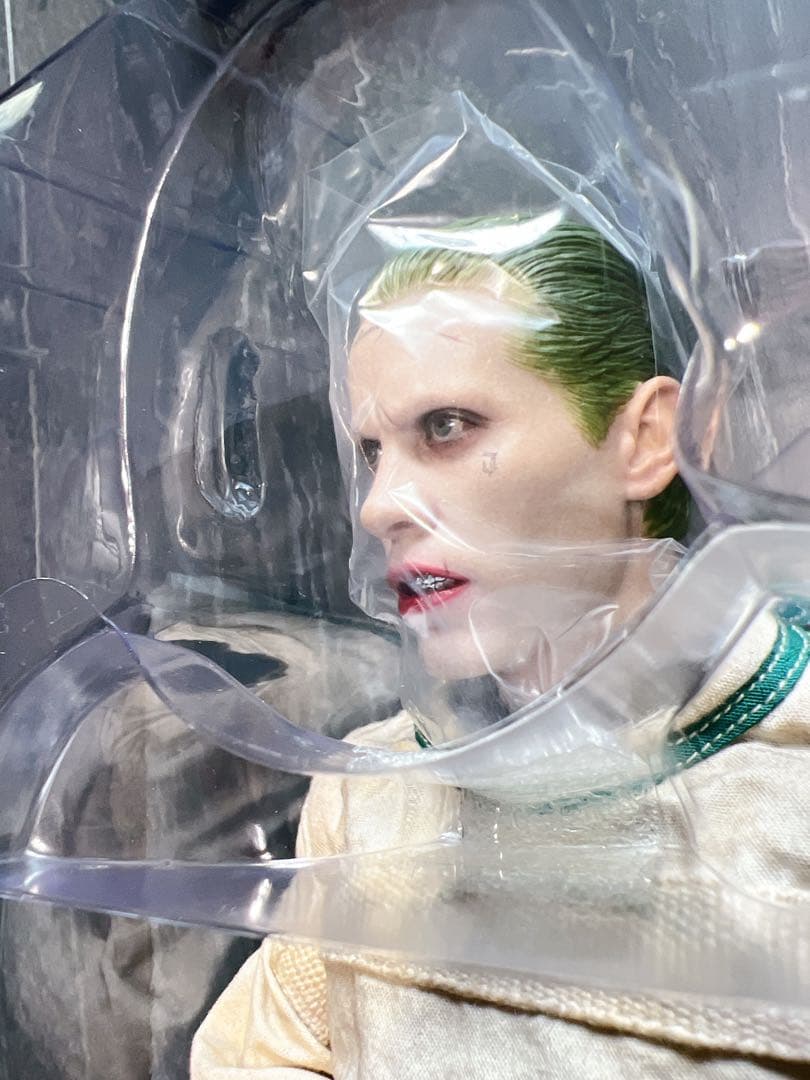 ホットトイズ スーサイド・スクワッドジョーカー アーカム精神病院版 1/6