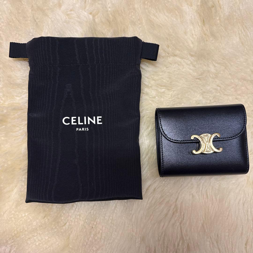 セリーヌ三つ折り財布