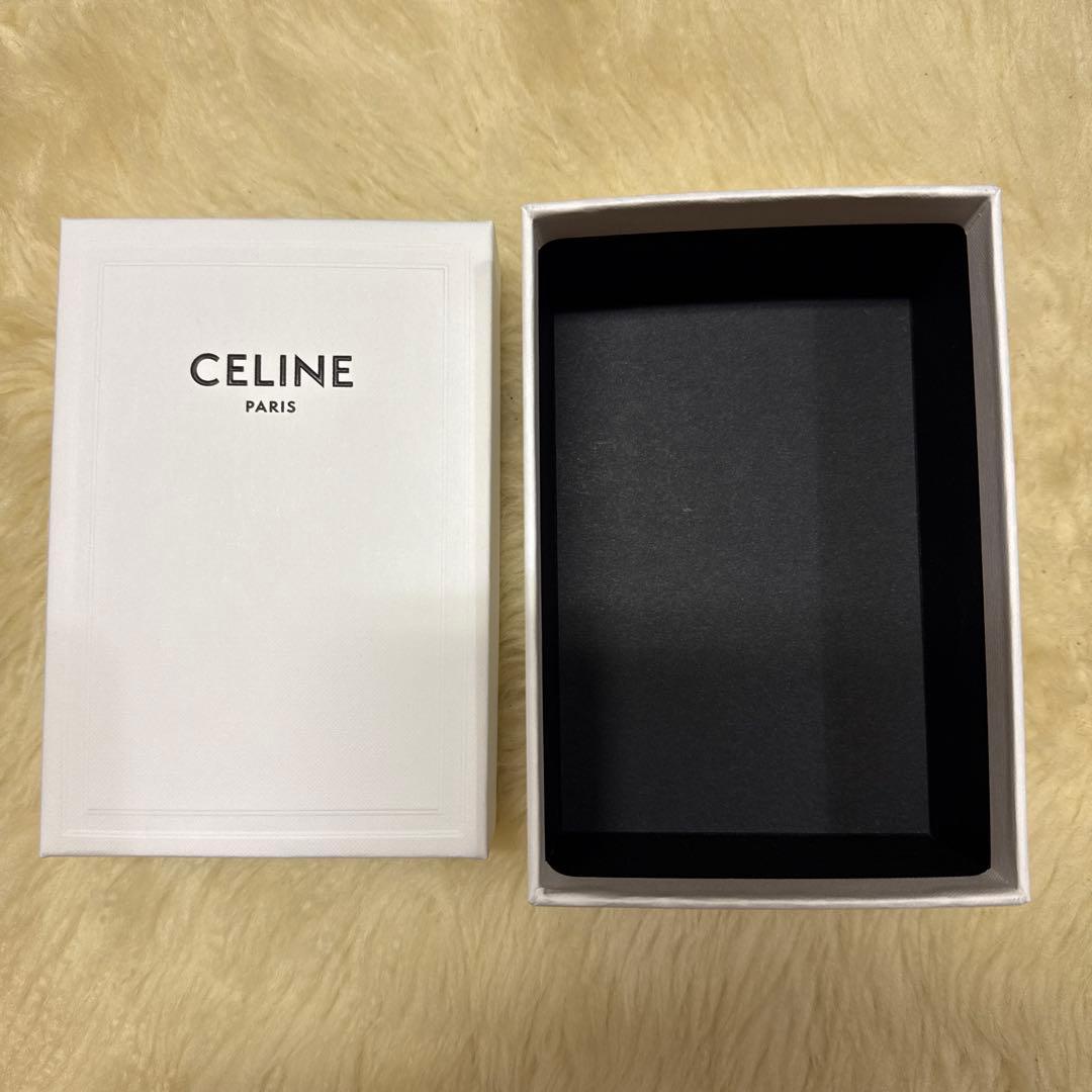 セリーヌ三つ折り財布