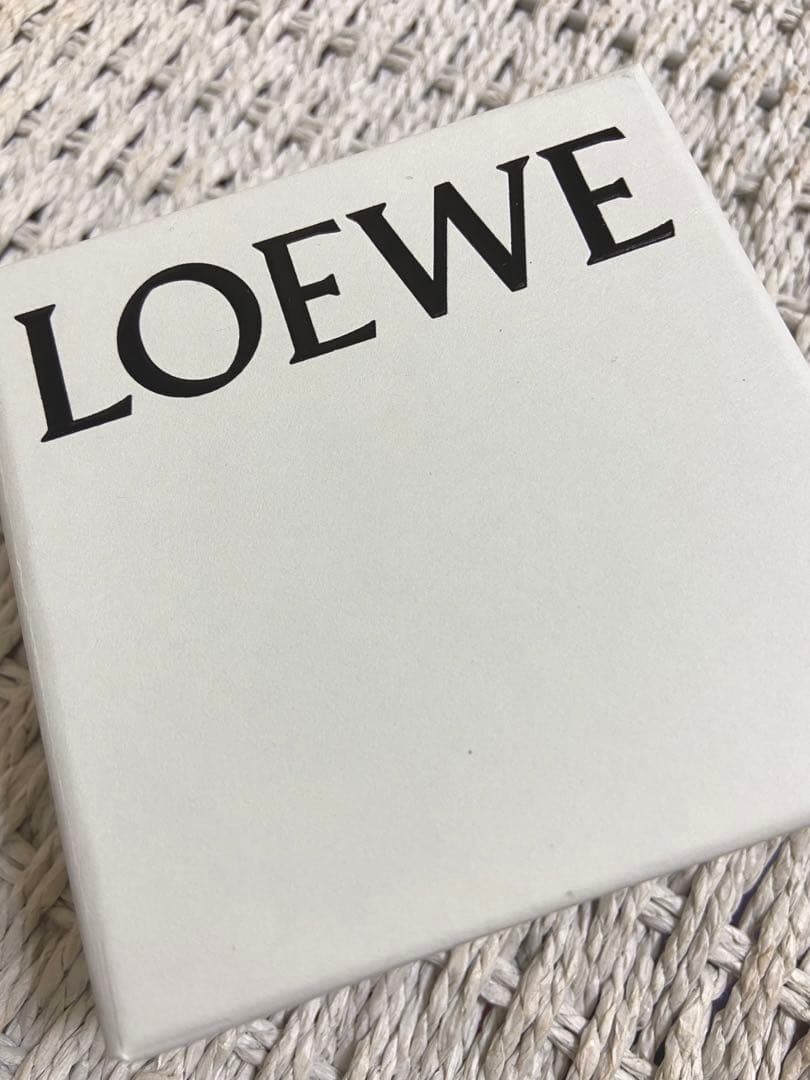 ロエベ　アナグラムブローチゴールド　LOEWE