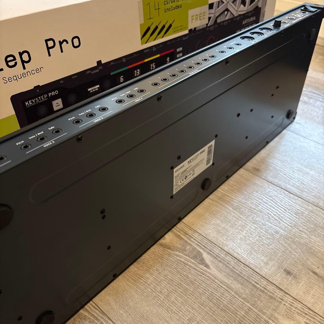 ARTURIA KEYSTEP PRO 37鍵 MIDIキーボード Black