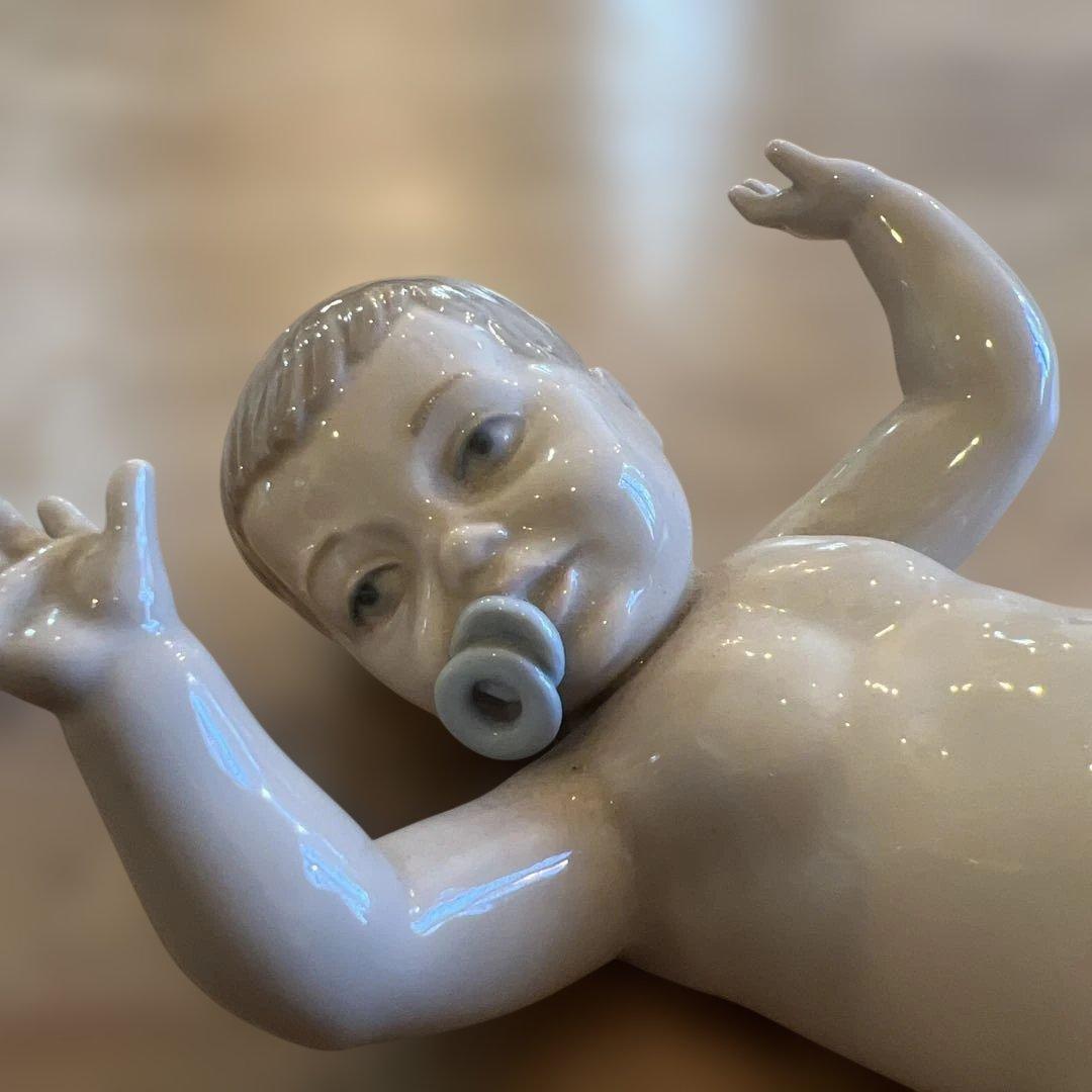 ヨーロッパビンテージゼファースペイン社陶器赤ちゃん人形 おしゃぶり付き