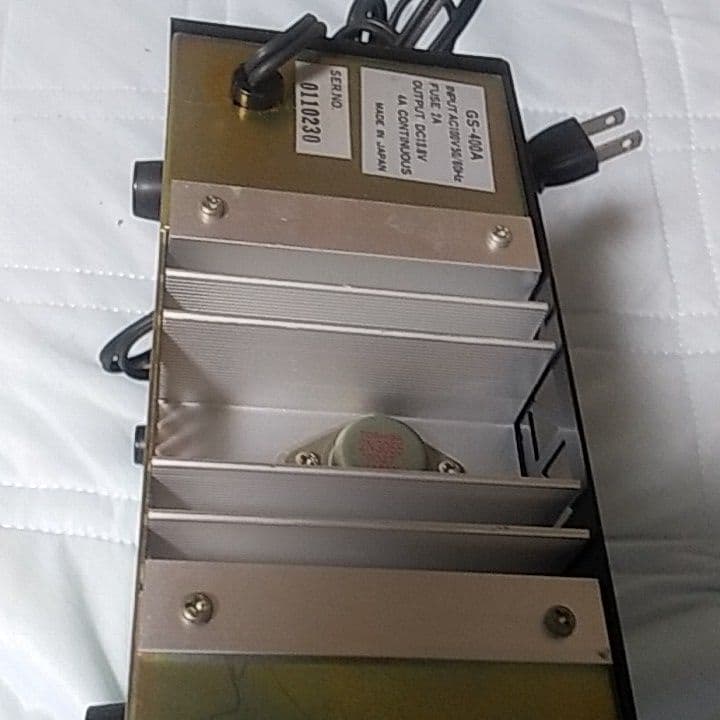 ♦期間限定♦コンバータです♦AC100Vから13.8Vに変換♦