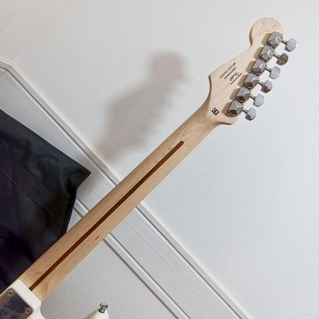 【美品】Squier ストラトキャスター HSS エレキギター本体 ホワイト