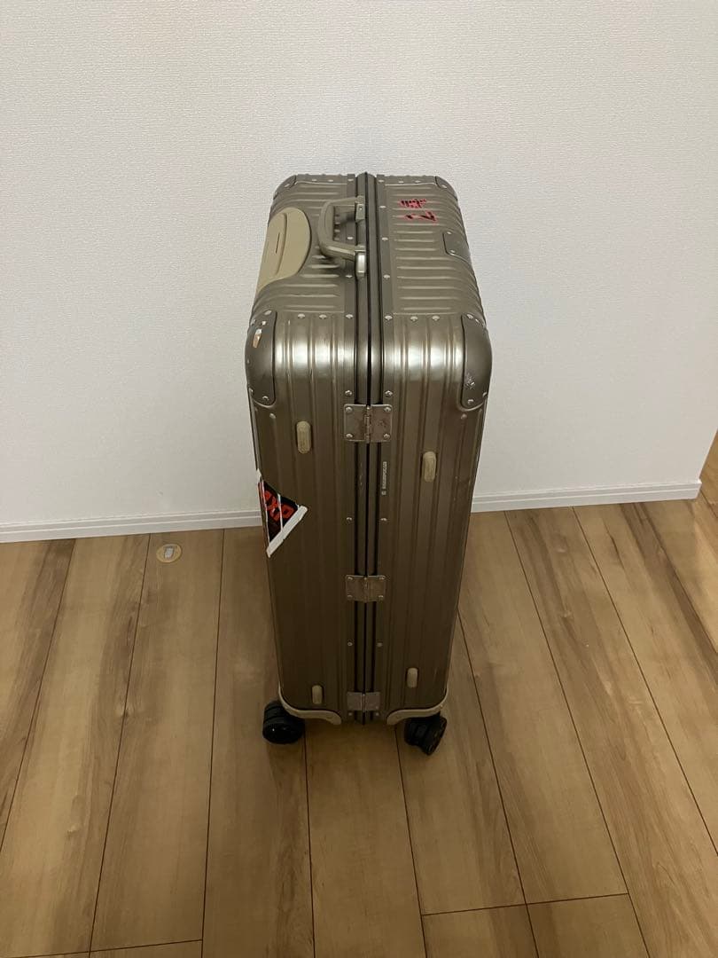 RIMOWA ゴールドキャリーケース