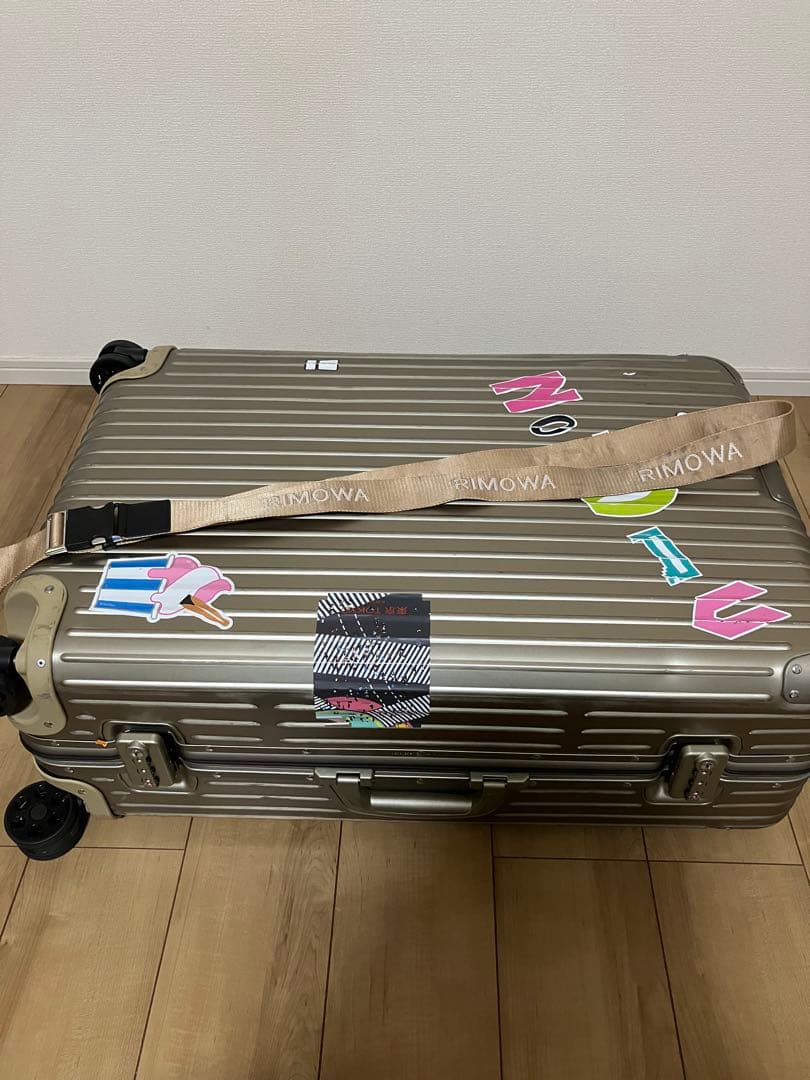 RIMOWA ゴールドキャリーケース