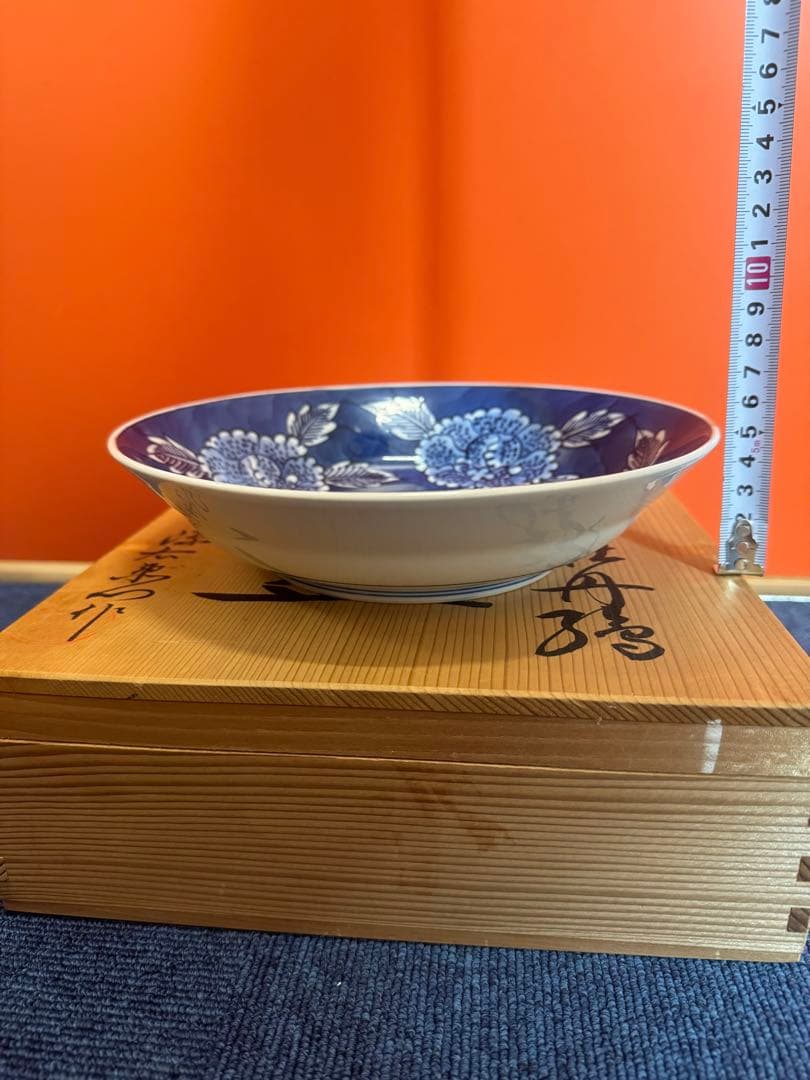 2022 源右衛門　染錦牡丹文　中皿　未使用