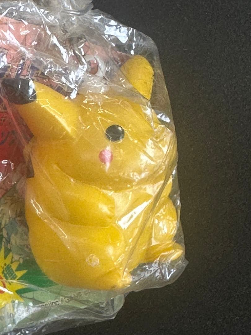 【初期】ポケモン　ピカチュウ　キーホルダー　バンプレスト