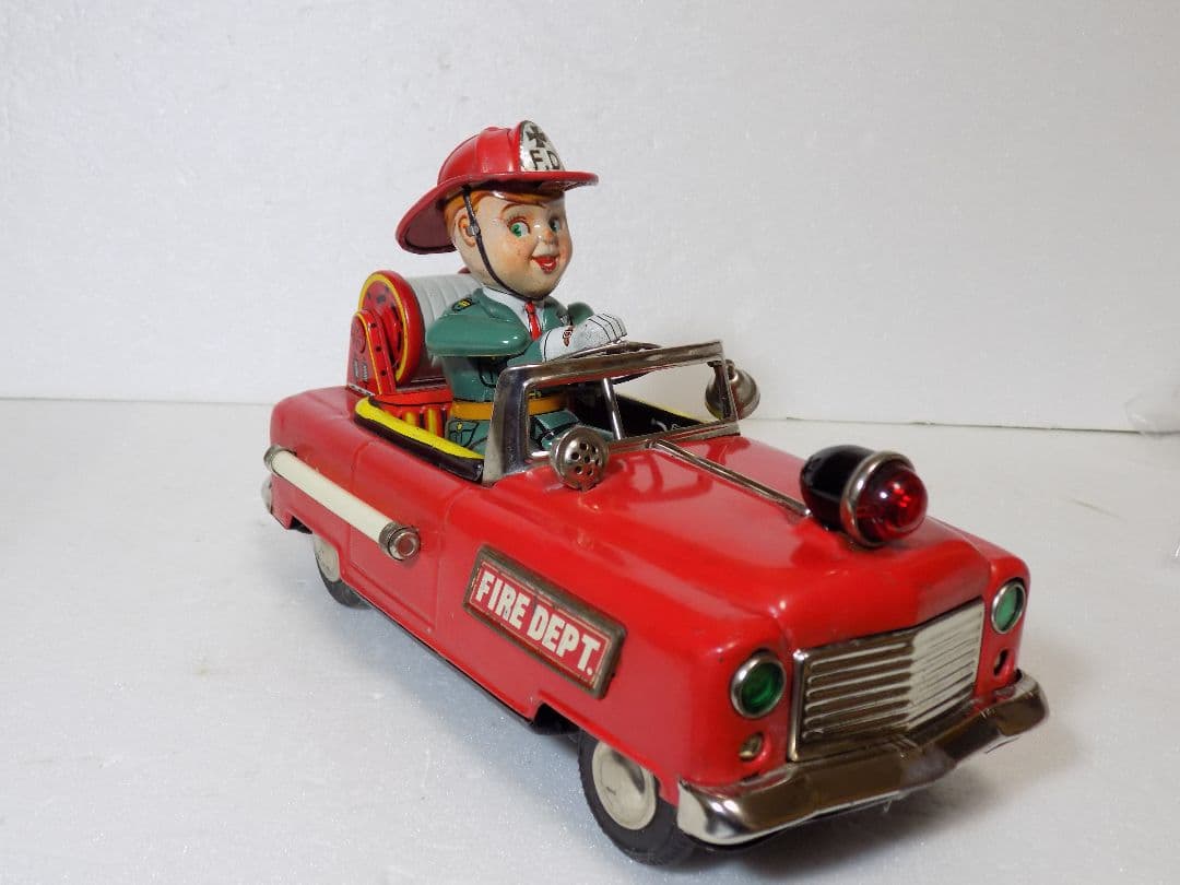 野村トーイ•新工社？ダブルネーム　電動　FIRE CHIEF CAR 動作品