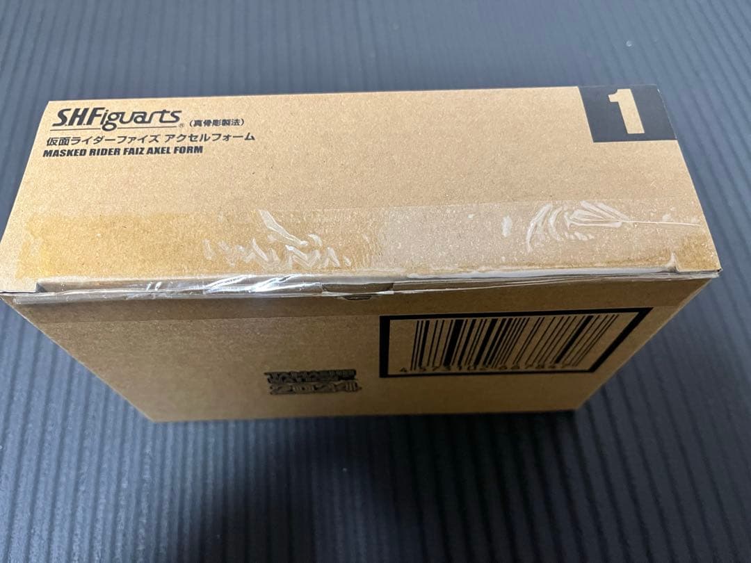 SHFigurarts 仮面ライダーファイズ　アクセルフォーム　真骨彫