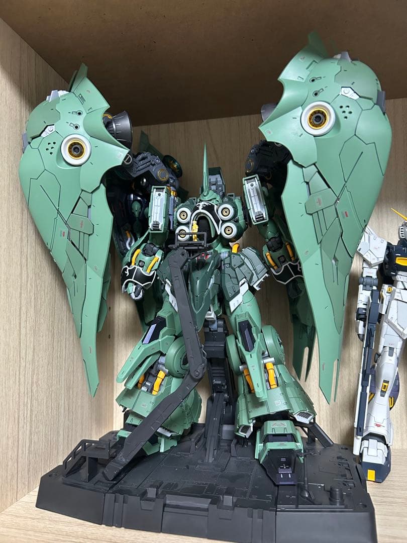 1/100 プラモデル　完成品