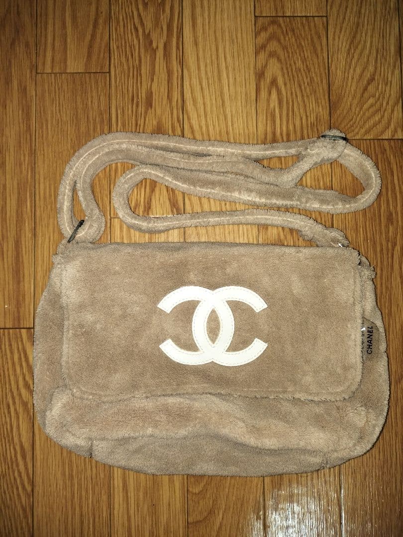 CHANEL ベージュ スエード ショルダーバッグ