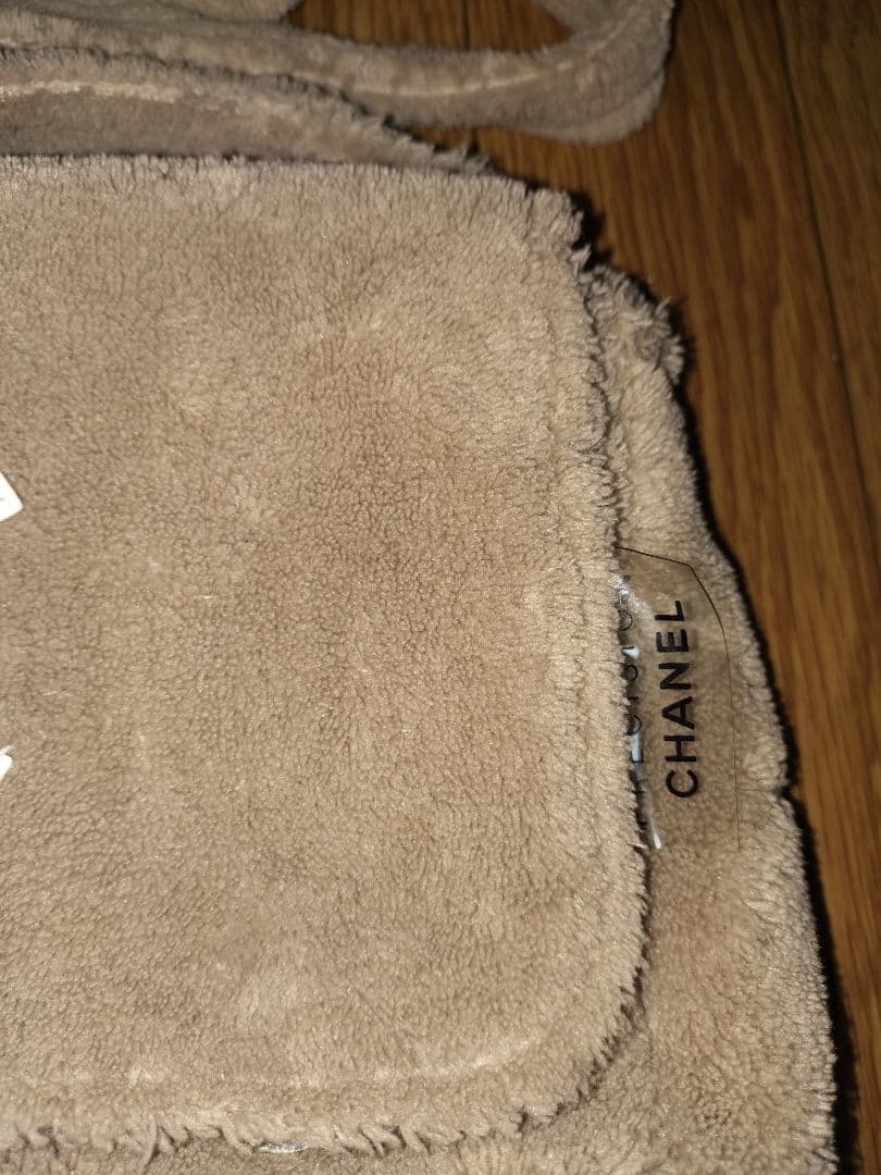 CHANEL ベージュ スエード ショルダーバッグ