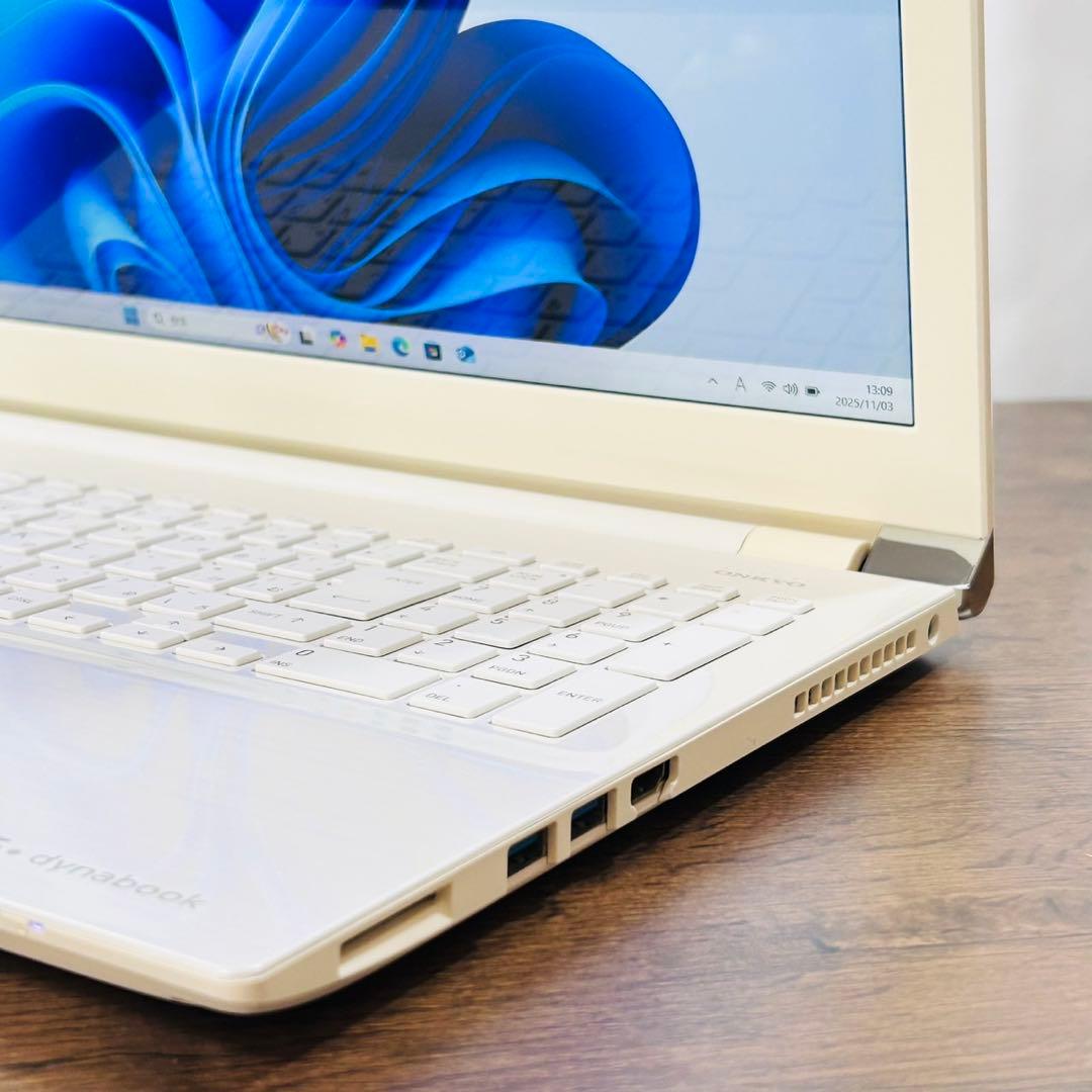 高性能i7★オフィス付きノートパソコン SSD搭載/16GB Windows11