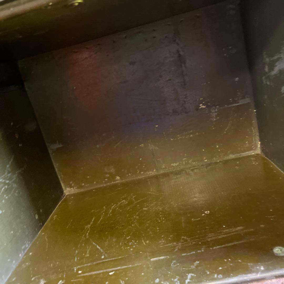 ヴィンテージ金属製　軍？ボックス