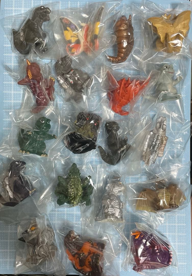 ゴジラ総攻撃 ソフビ 指人形 19種 セット メルカリ便
