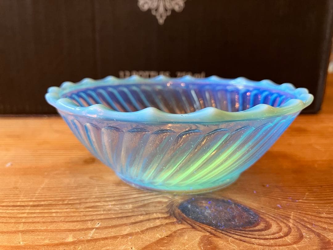 ウランプレスガラス　乳白×水色　氷コップ、小鉢×5 アンティーク