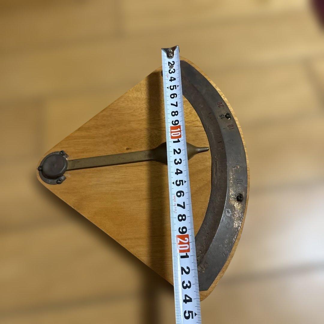 アンティーク測定器 木製 三角形