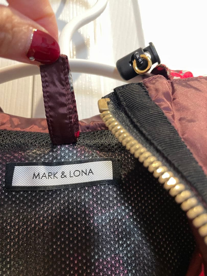 マークアンドロナ ジップアップ ジャケット フード