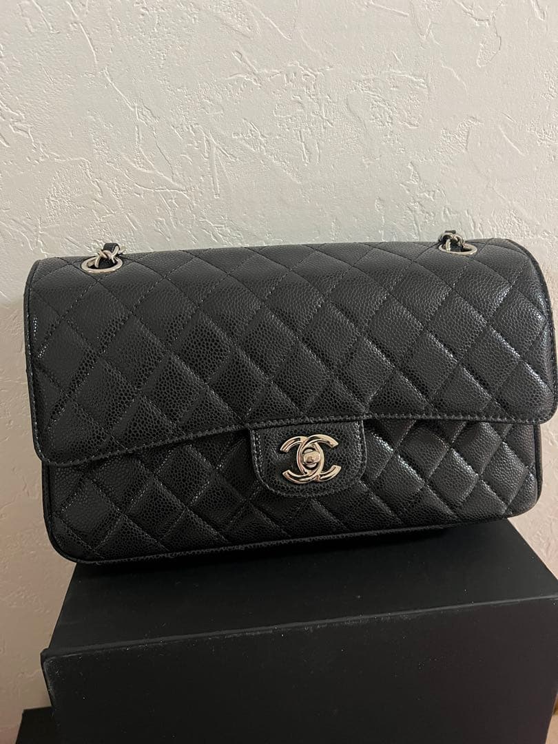 CHANEL シャネルブラックレザー ショルダーバッグ