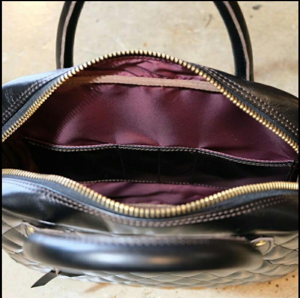 ウエストライドパデッドブリーフバッグキルテイングパッドホースハイド ショルダー付