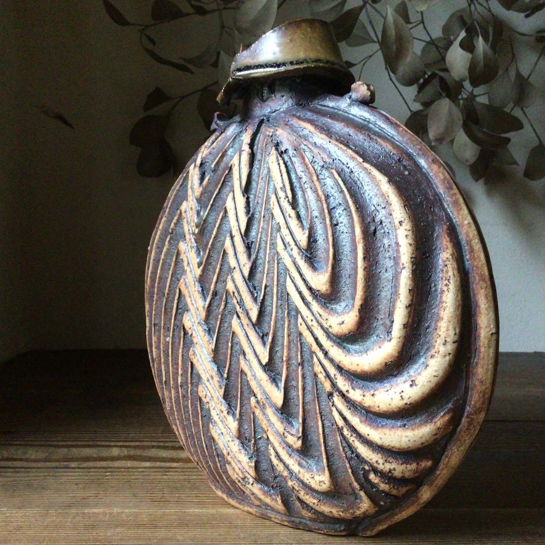 No3660  草文扁壺　陶芸　民藝　陶磁器　一輪挿し　花器　花入　壺　送料無料