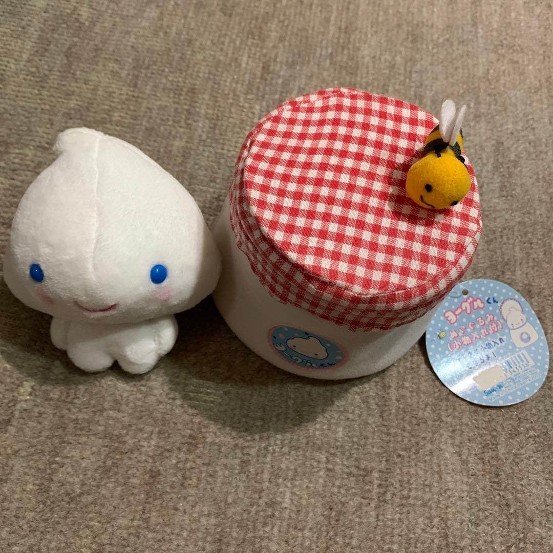 新品　サンエックス　ヨーグルくん　ぬいぐるみ　小物入れ付き